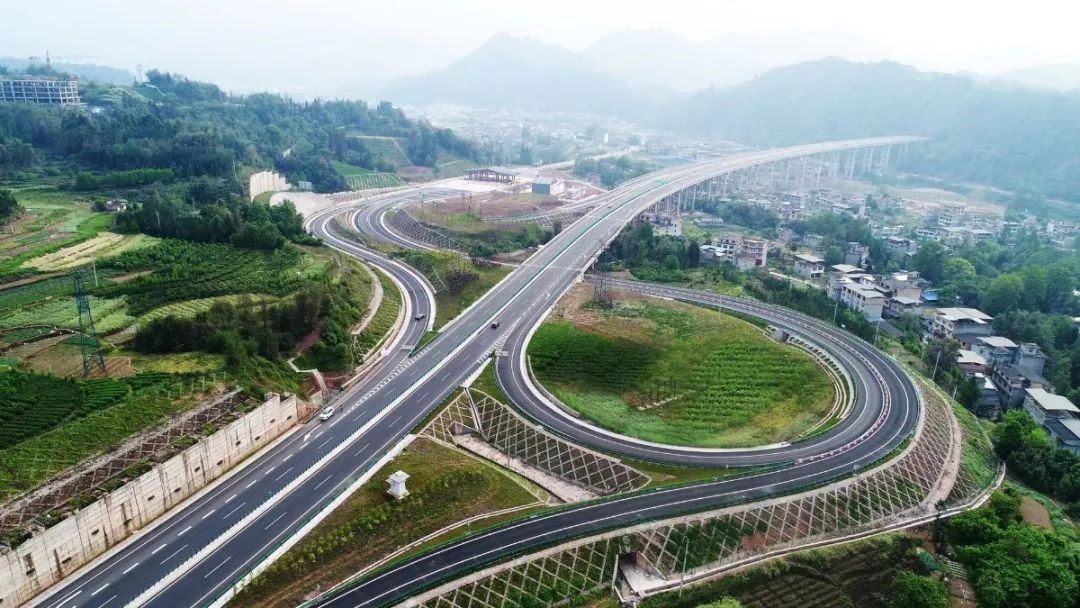 公司參建雅康高速二郎山隧道榮獲國家優質工程獎